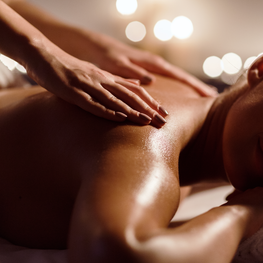 Aromaterapinis masažas su pasirinktu eteriniu aliejumi - Image 2